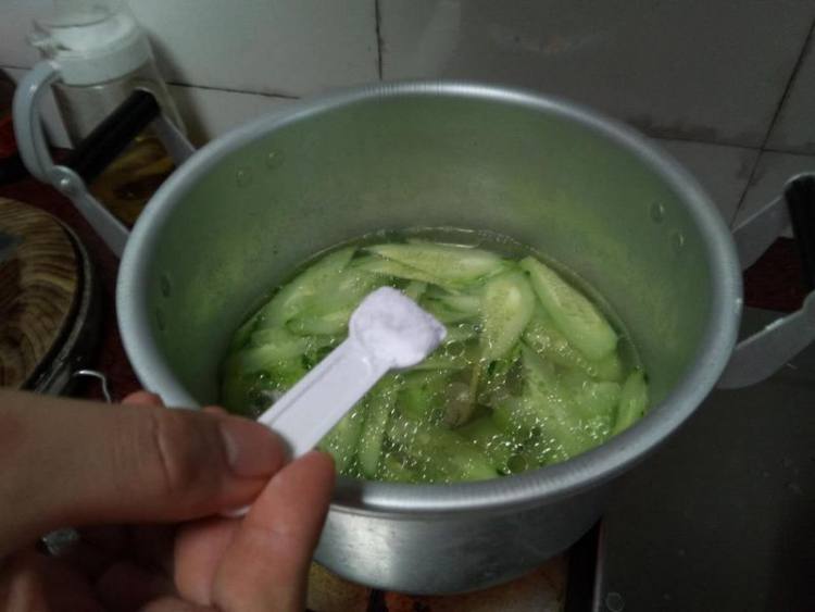 青瓜蛋花汤步骤7