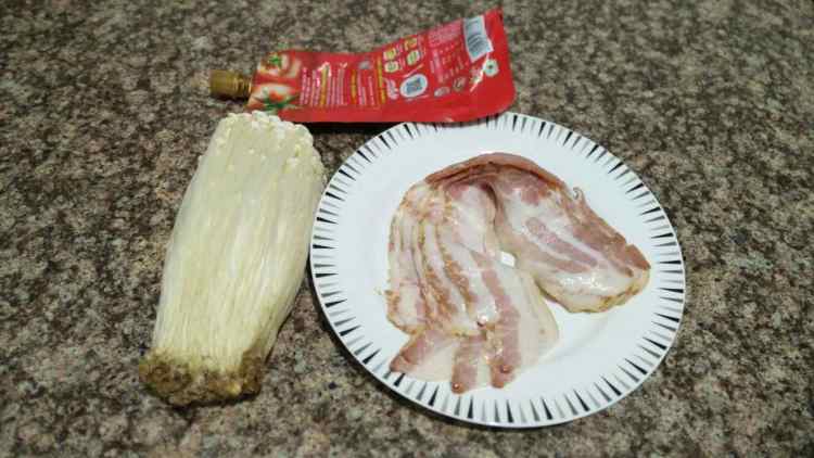 金针菇培根卷步骤1