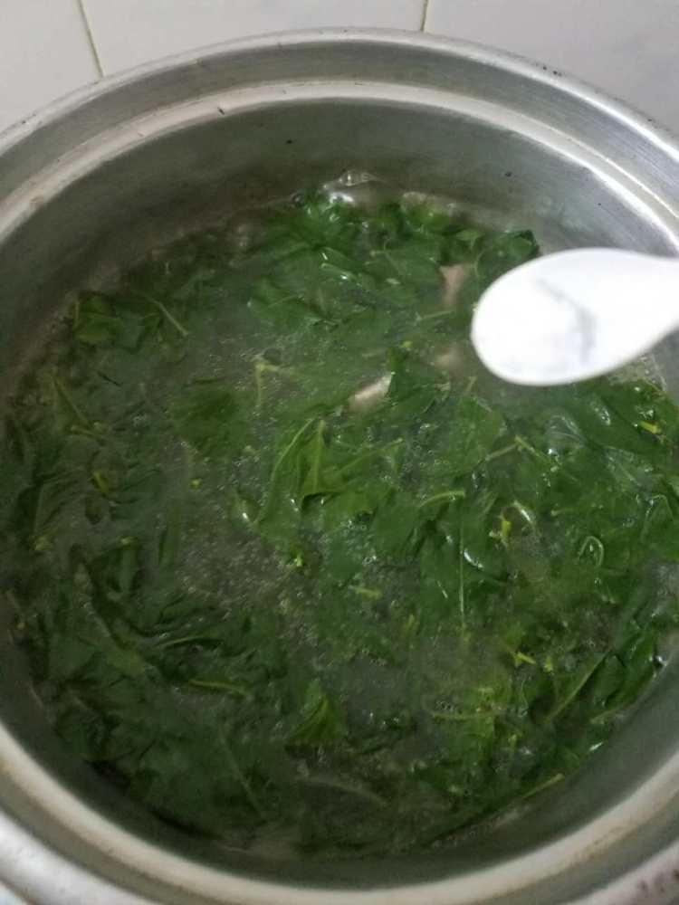 枸杞叶瘦肉汤步骤8