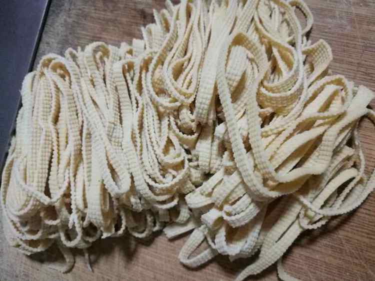 凉拌豆皮步骤1