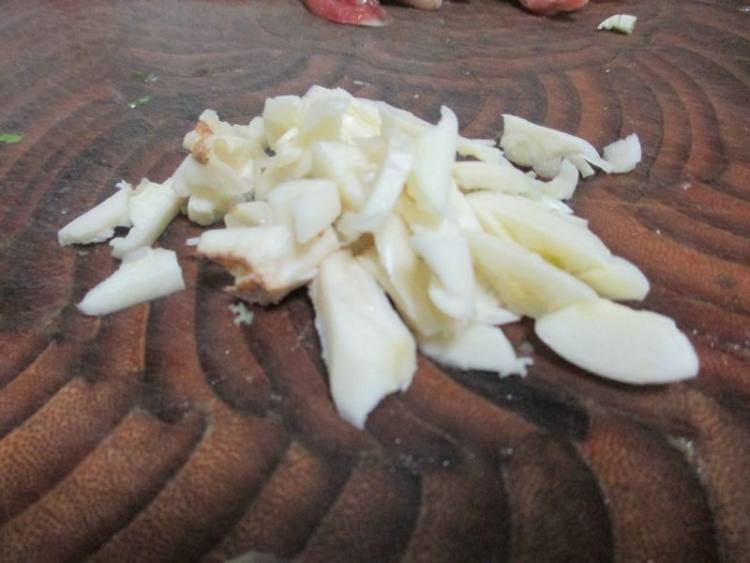腊肠炒莴笋丝步骤3