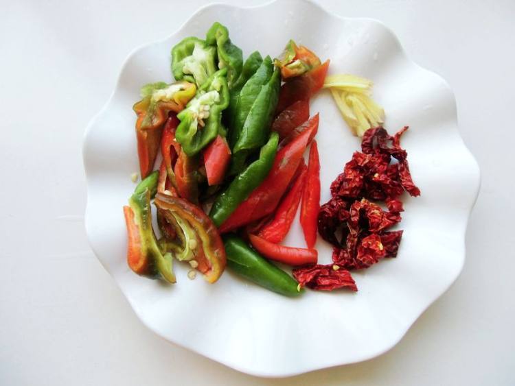 蒜薹炒鸡胗步骤4