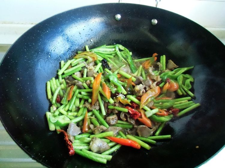蒜薹炒鸡胗步骤9