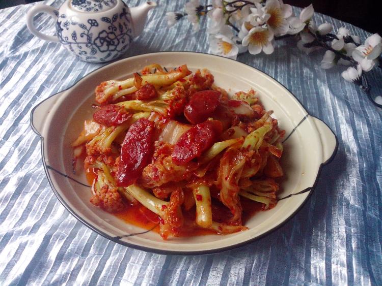 辣白菜炒花菜步骤9