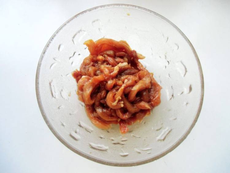 蒜薹香菇炒肉步骤2