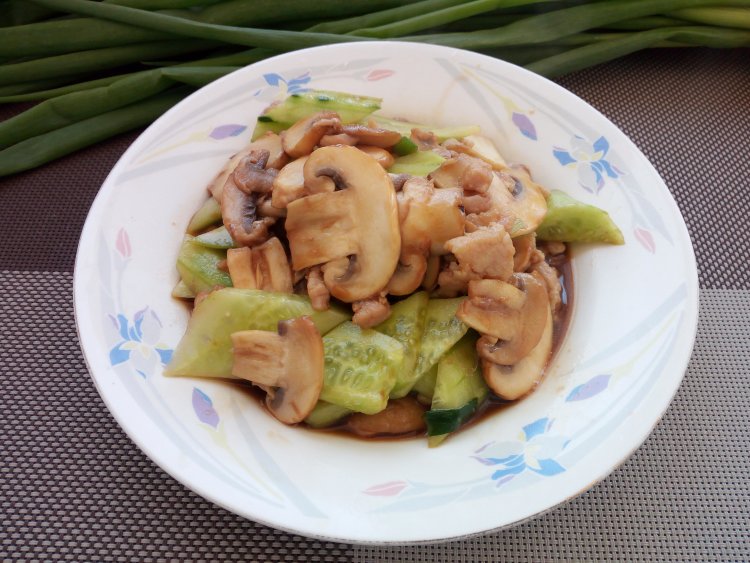 肉末炒口蘑步骤7