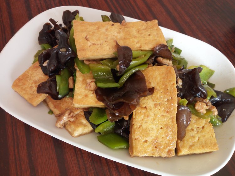 肉末青椒木耳炒豆腐步骤9