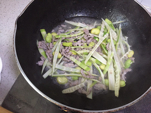 小春笋豆瓣肉丝步骤11