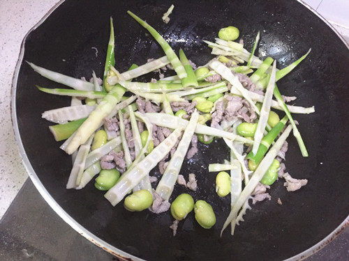 小春笋豆瓣肉丝步骤9