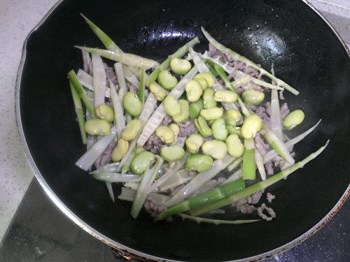 小春笋豆瓣肉丝步骤8