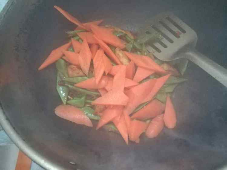 云豆红萝卜豆腐块步骤6