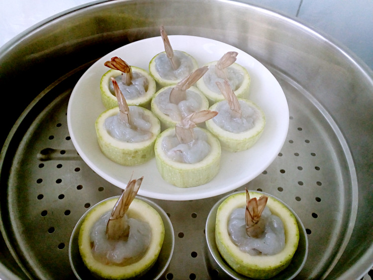 鲜虾酿西葫芦盅步骤10
