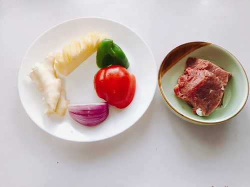 子姜菠萝炒牛肉步骤1