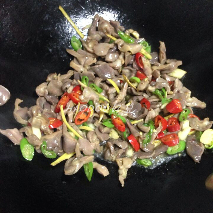 炒鸡胗步骤6