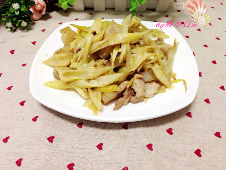 苦笋炒肉步骤7