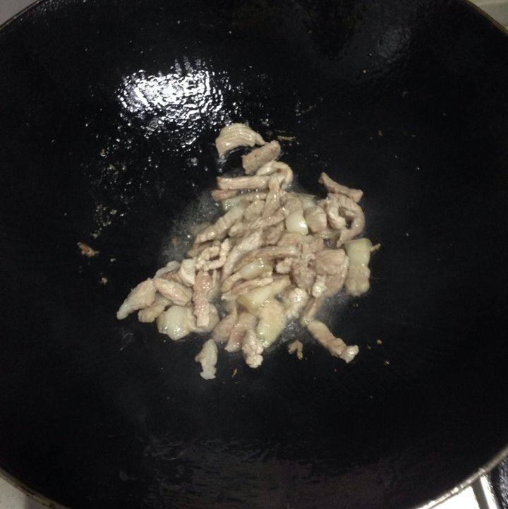 苦笋炒肉步骤3