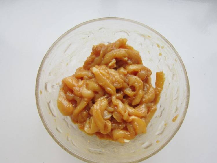 芹香鸡丝步骤4
