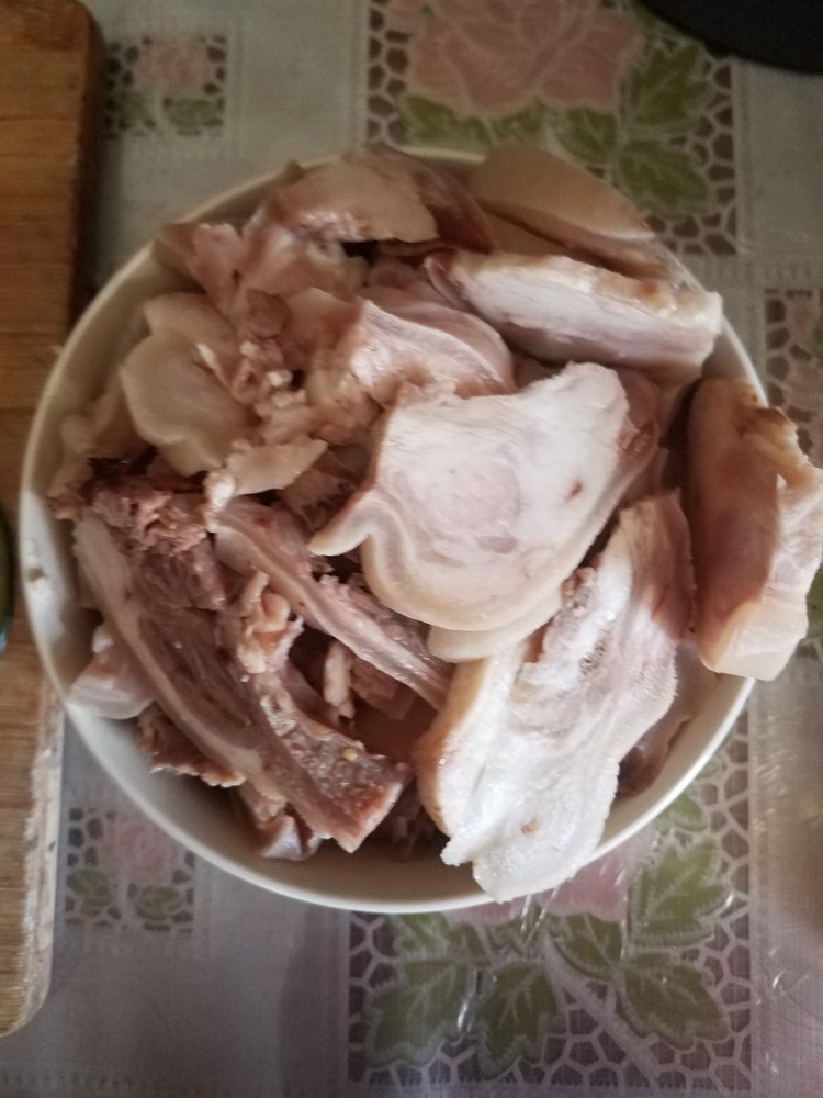 清炒羊脸肉步骤1
