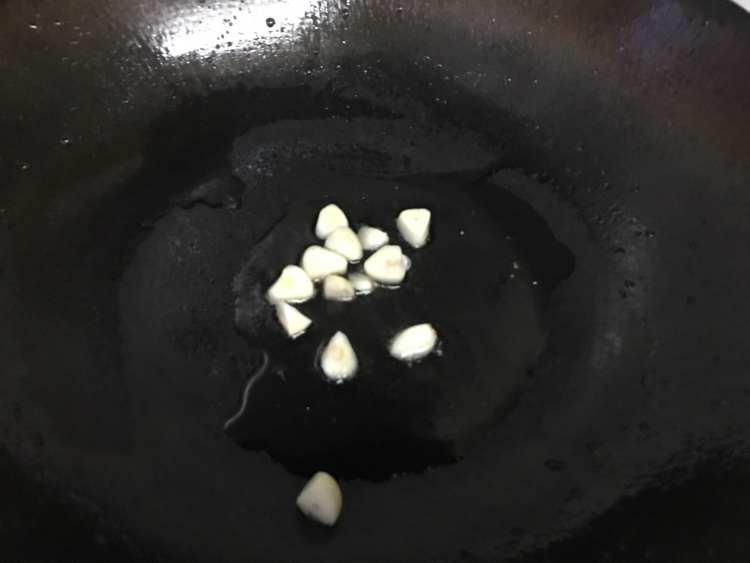 蒜头豉汁青椒步骤2