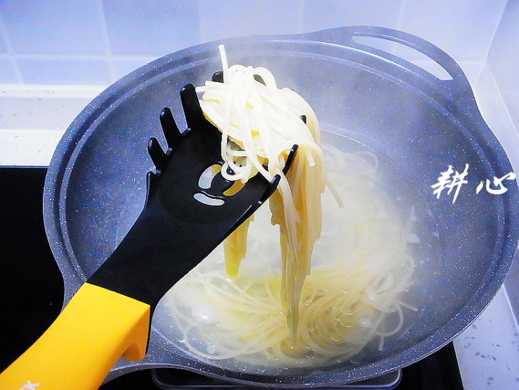 肉丸意粉#此刻在一起#步骤4