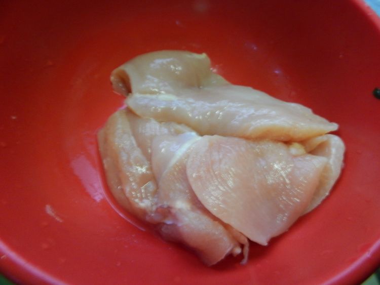 沙茶酱煎鸡胸肉步骤1