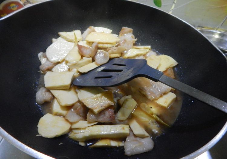 笋炒肉片步骤8