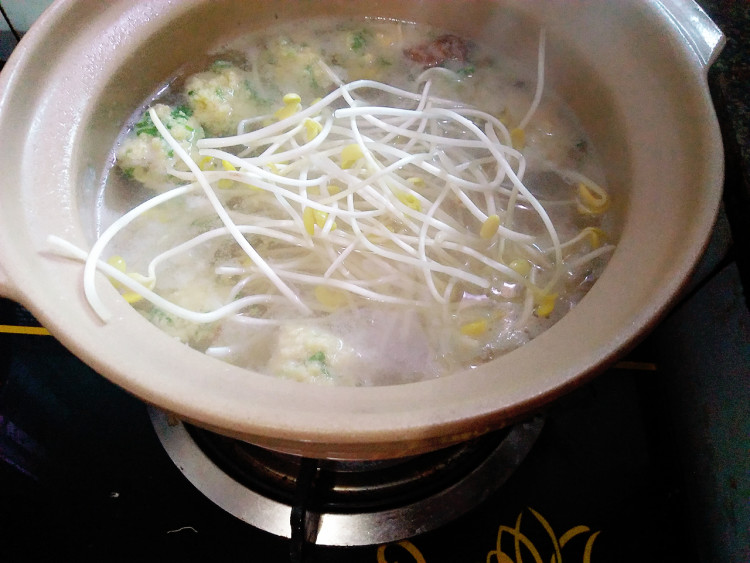 豆芽丸子汤步骤11