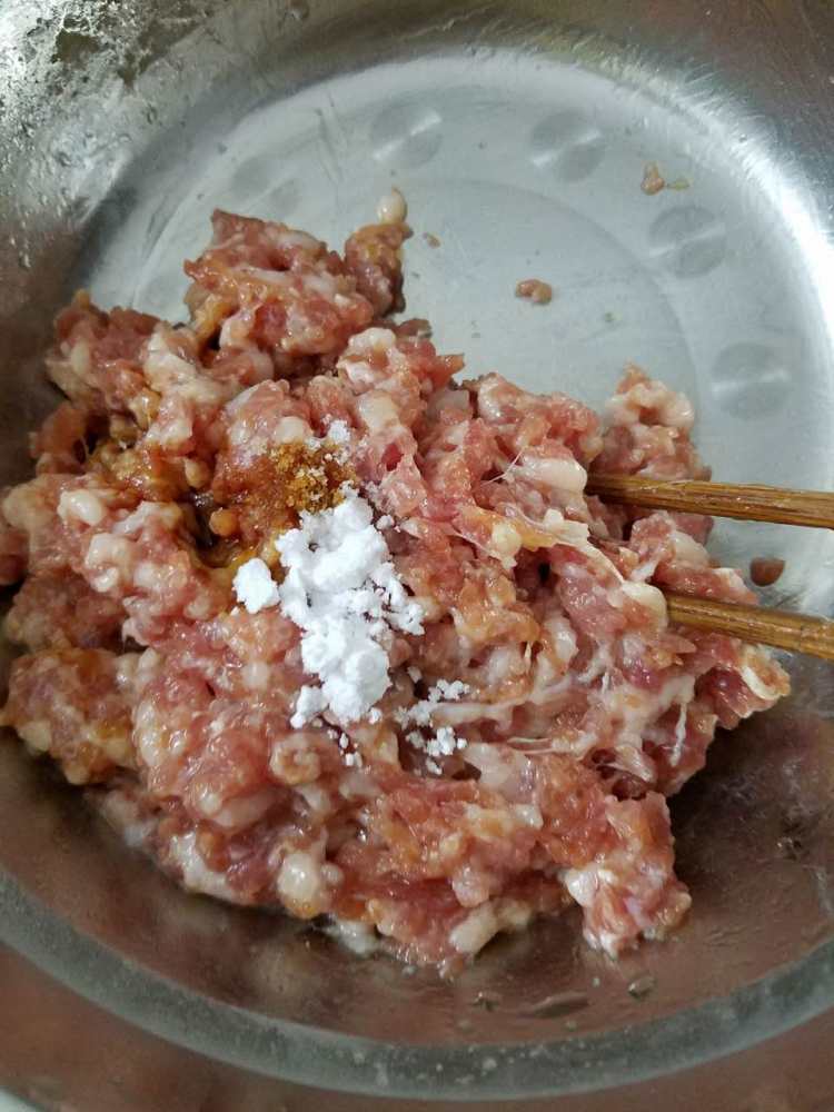 香菇蒸肉饼步骤2