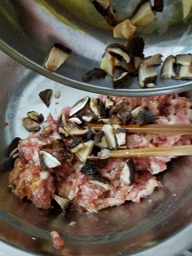 香菇蒸肉饼步骤4