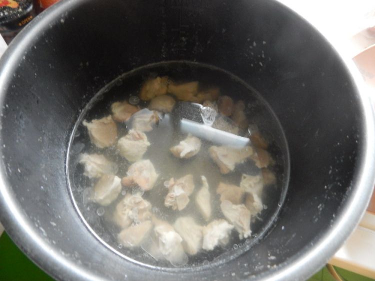 土豆胡萝卜烧牛肉块步骤1
