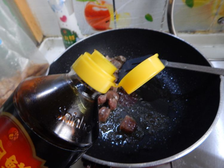 土豆胡萝卜烧牛肉块步骤5