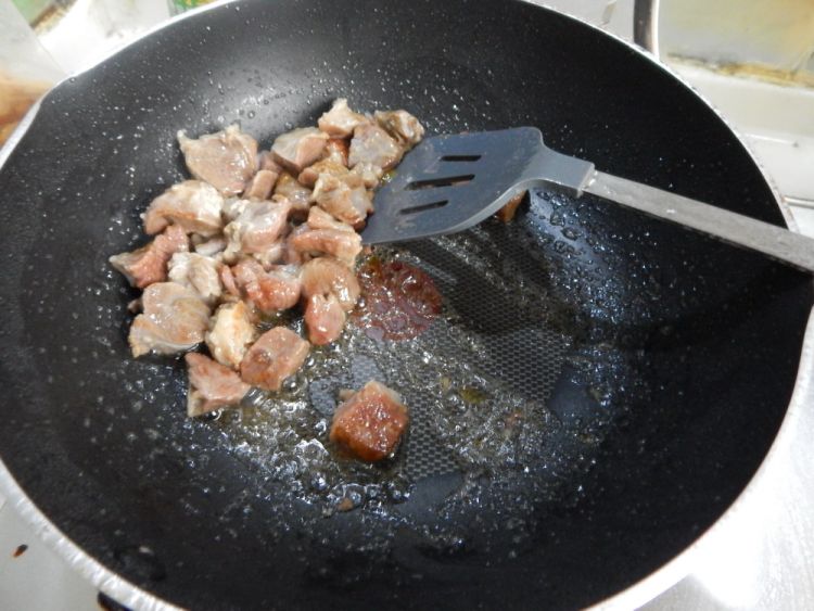 土豆胡萝卜烧牛肉块步骤4