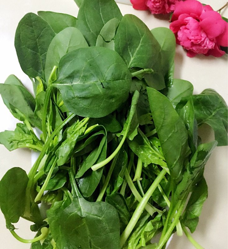凉拌菠菜步骤1