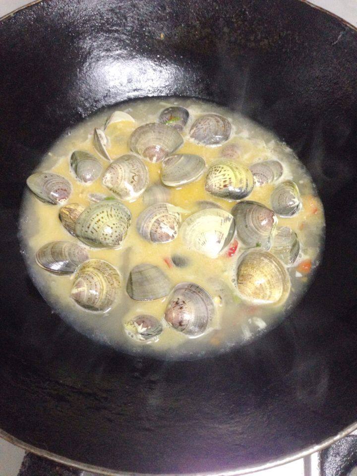 炒蛤蜊步骤5