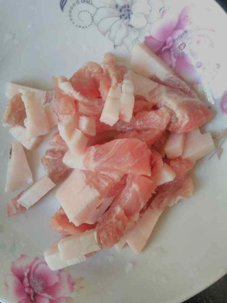蒜苔炒肉步骤4