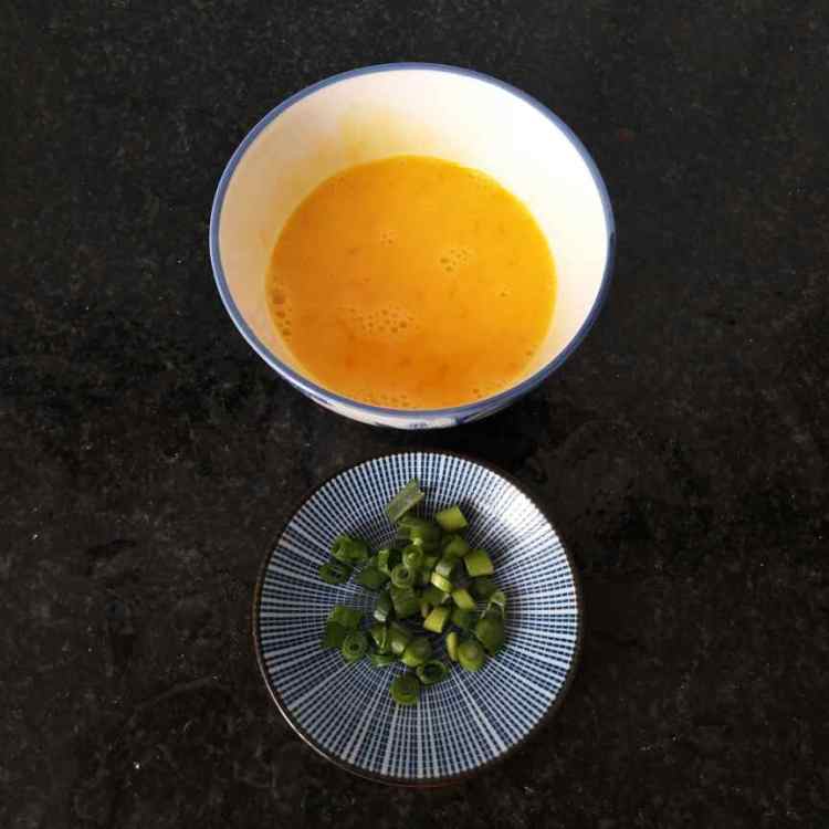 鲜虾玉米蛋炒饭步骤4