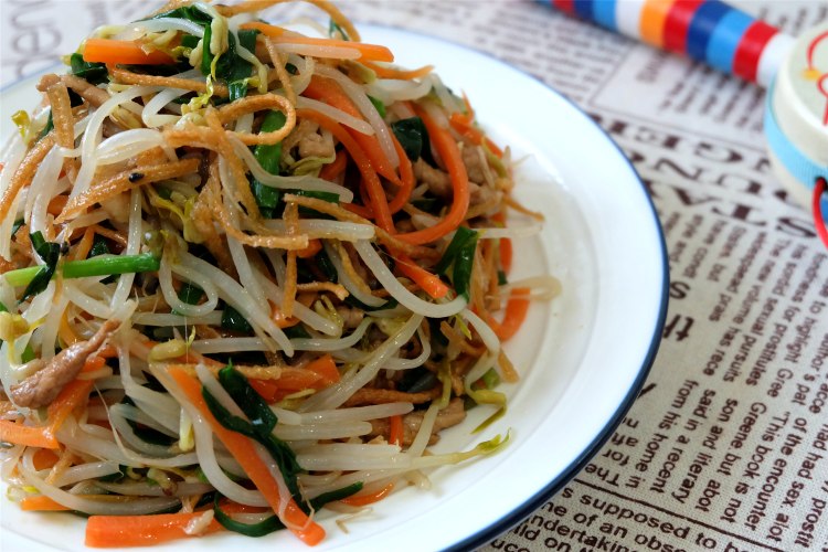 馓子炒绿豆芽步骤12
