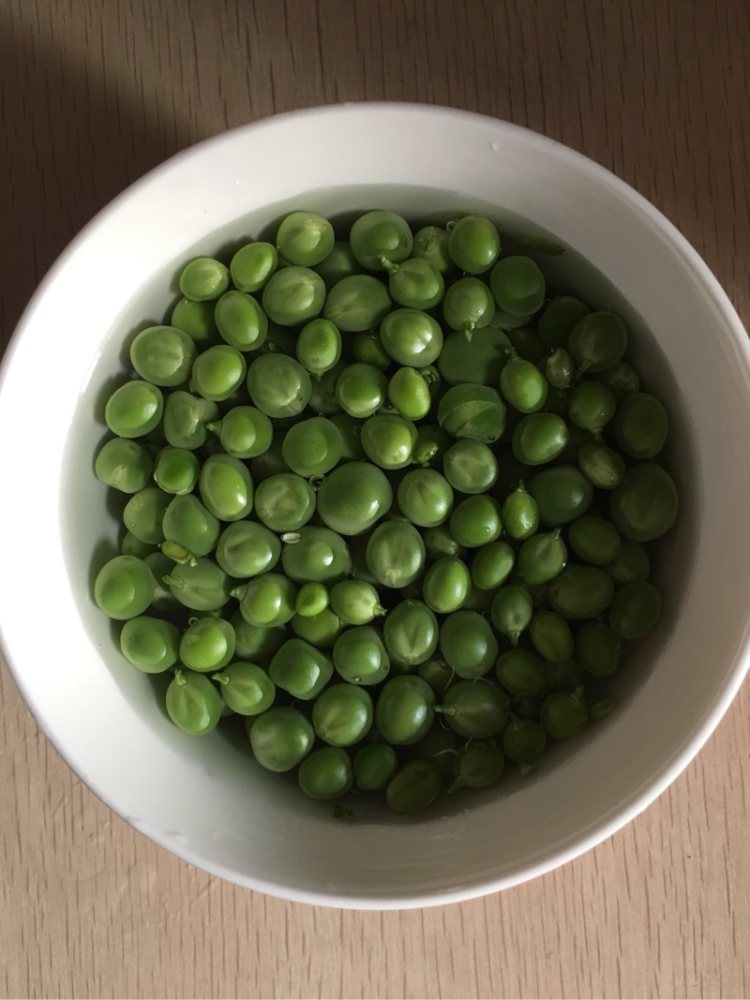 豌豆小炒步骤1