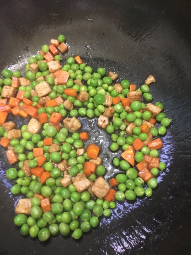 豌豆小炒步骤7