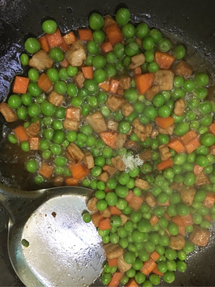豌豆小炒步骤8