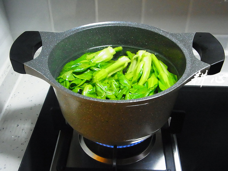 白灼菜薹步骤7