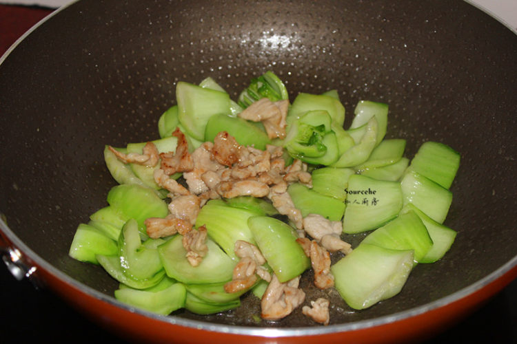 肉片炒青菜步骤5
