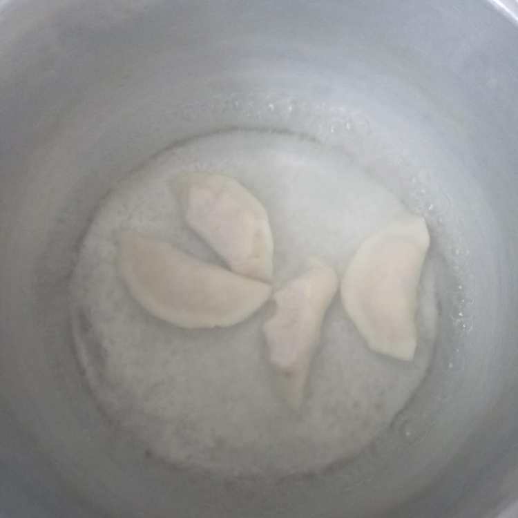 紫菜煮饺子面步骤3
