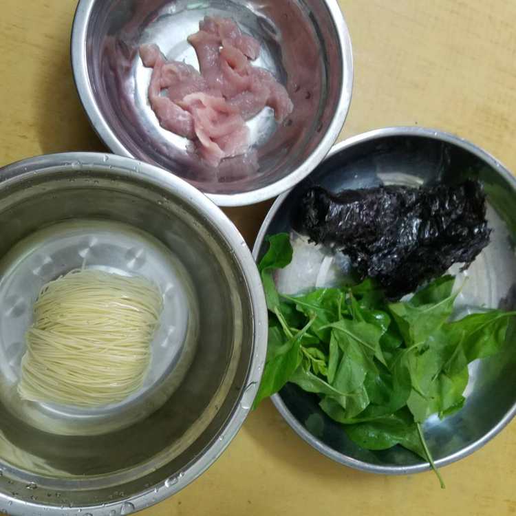 紫菜煮饺子面步骤2