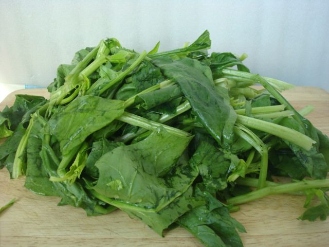 蒸菠菜步骤1