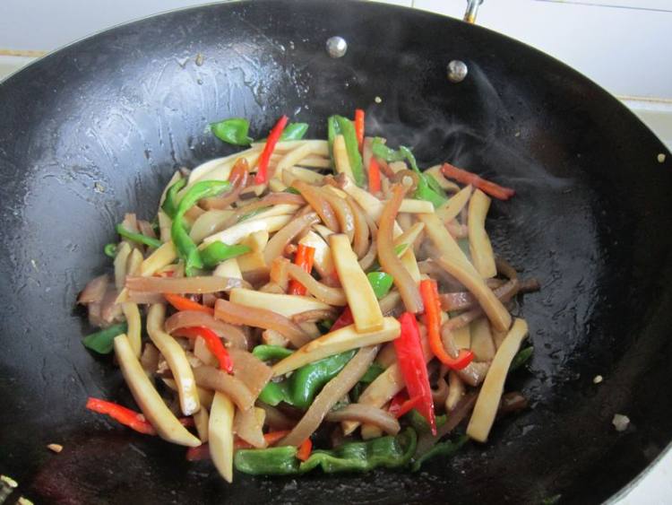 杏鲍菇炒肉皮步骤11