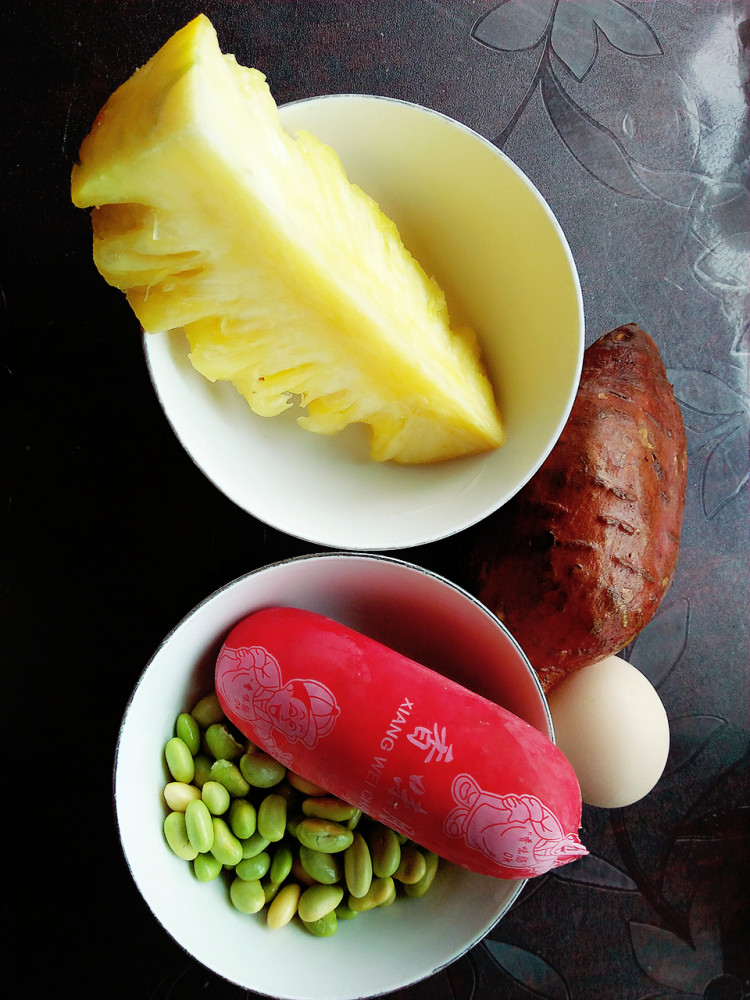 菠萝炒饭步骤1