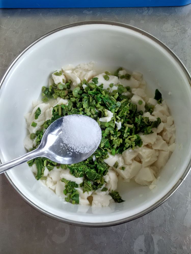 香椿芽拌豆腐步骤6