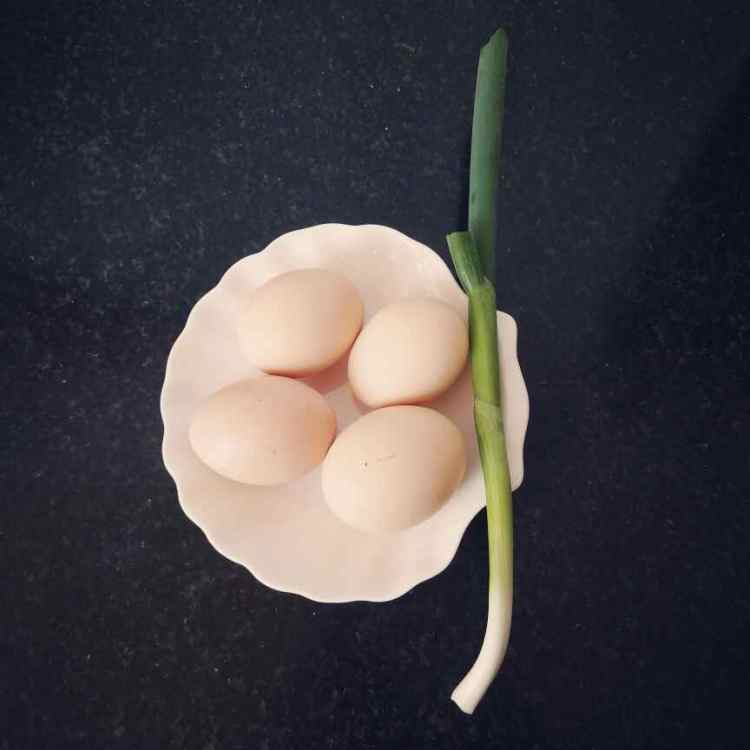 香椿芽炒鸡蛋步骤2