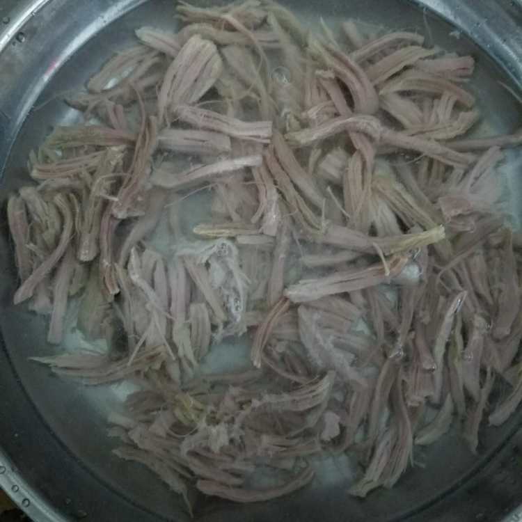 咸瘦肉丝炒青瓜步骤2
